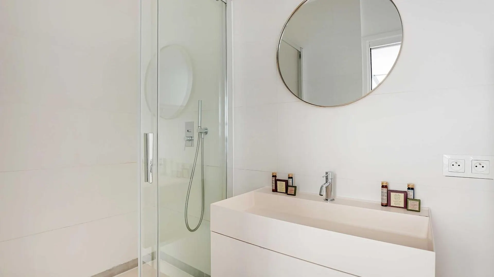 Luminous Apartment 4P2Bd Sacre-Coeur Montmartre - G contacts